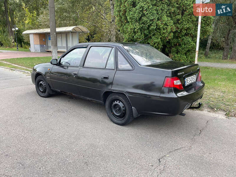 Седан Daewoo Nexia 2009 в Каневе
