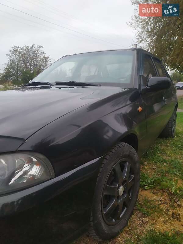 Седан Daewoo Nexia 2008 в Корце