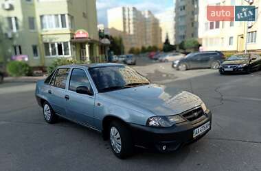 Седан Daewoo Nexia 2010 в Киеве