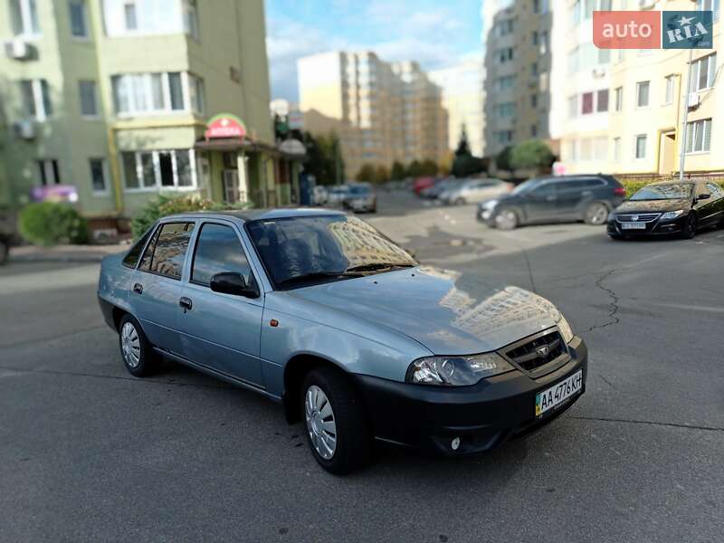 Седан Daewoo Nexia 2010 в 