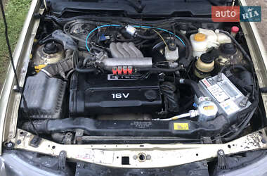 Седан Daewoo Nexia 2008 в 