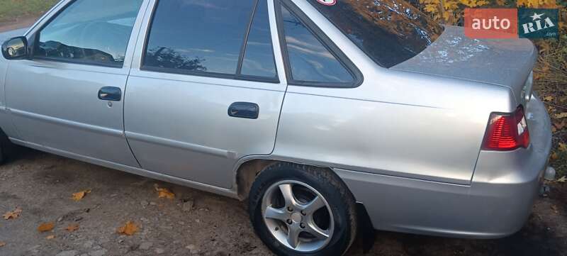 Седан Daewoo Nexia 2011 в Люботине