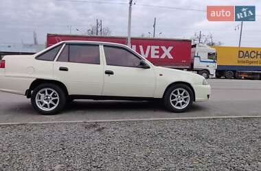 Седан Daewoo Nexia 2011 в 