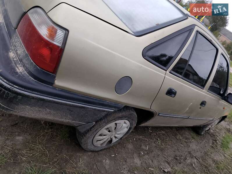 Седан Daewoo Nexia 2008 в Луцке