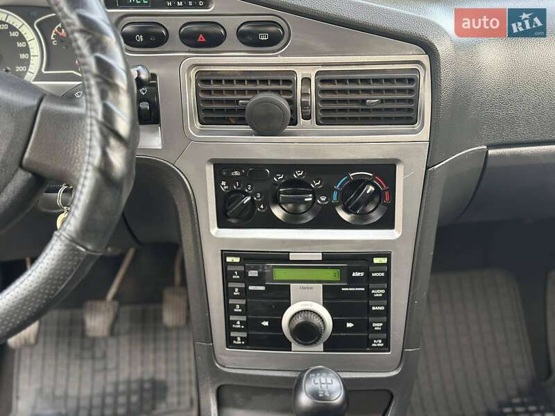 Седан Daewoo Nexia 2011 в Дніпрі