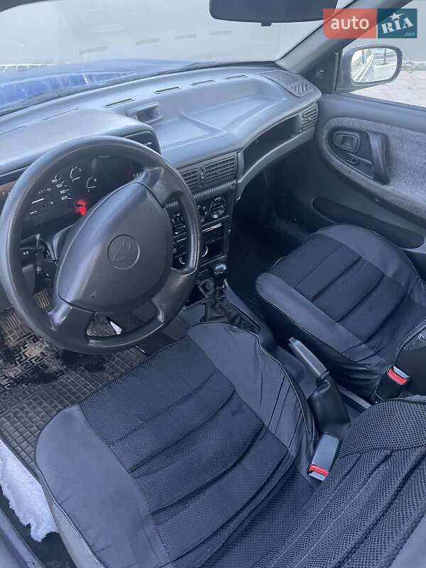 Седан Daewoo Nexia 2008 в Києві