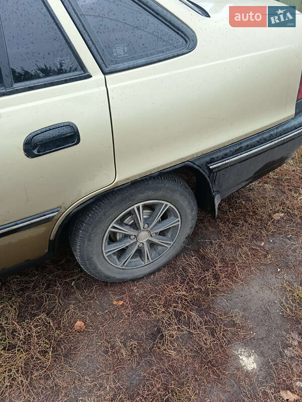 Седан Daewoo Nexia 2008 в Сумах