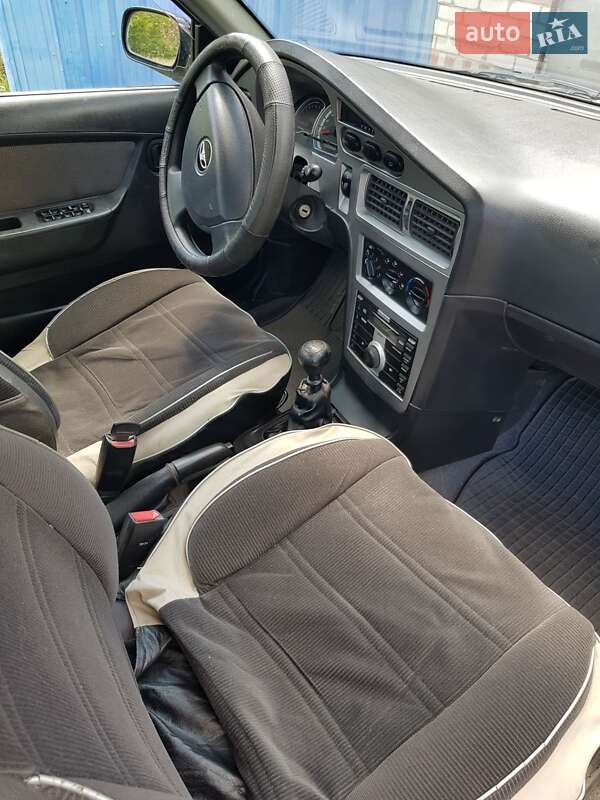 Седан Daewoo Nexia 2008 в Ізюмі