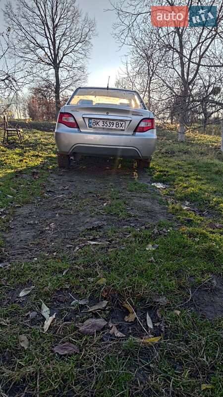 Седан Daewoo Nexia 2008 в Рівному