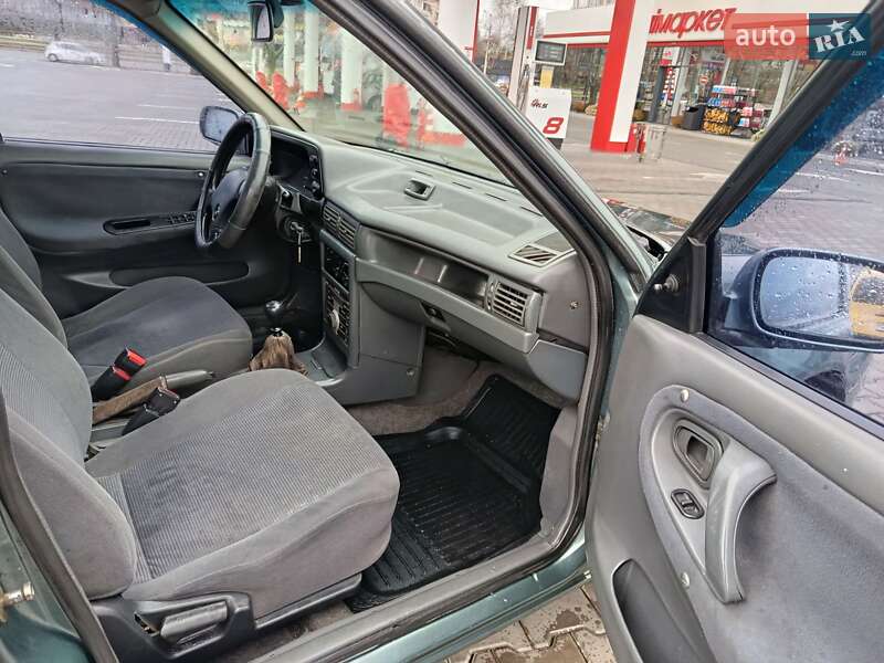 Седан Daewoo Nexia 1997 в Кривом Роге