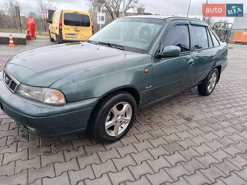 Седан Daewoo Nexia 1997 в Кривом Роге