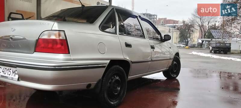 Седан Daewoo Nexia 2006 в Львове