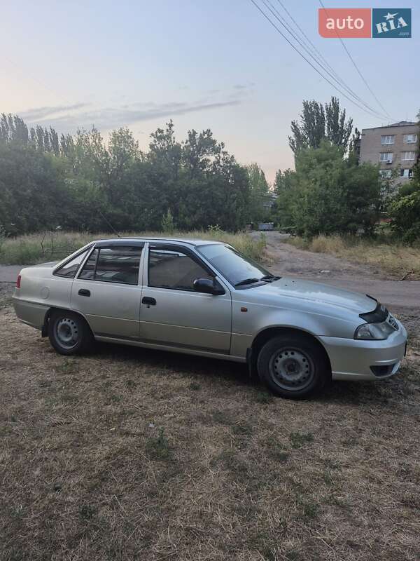 Седан Daewoo Nexia 2008 в Каменском