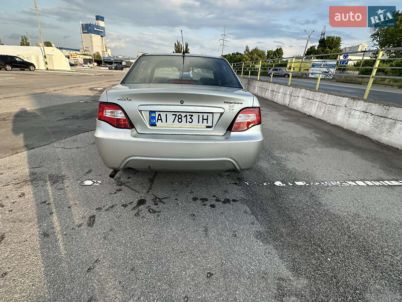 Седан Daewoo Nexia 2008 в Киеве