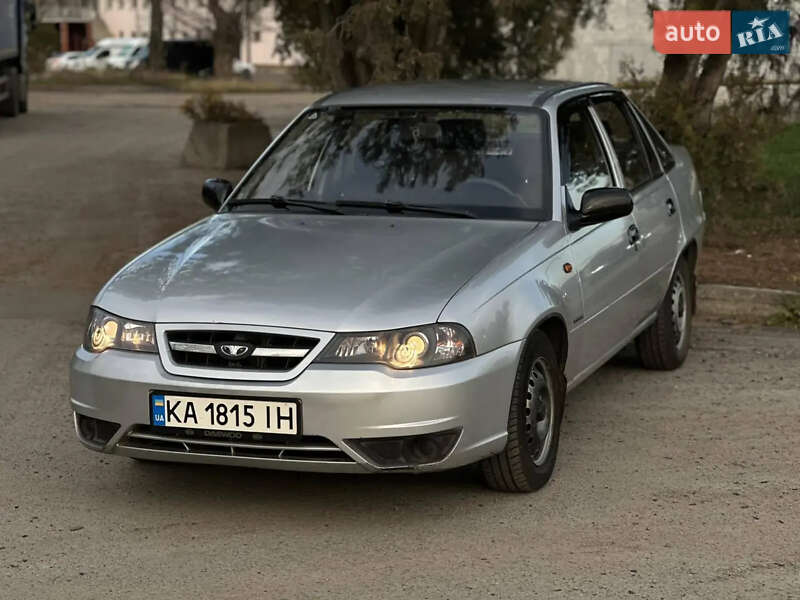 Седан Daewoo Nexia 2011 в Днепре