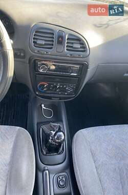 Седан Daewoo Nexia 1998 в Львові