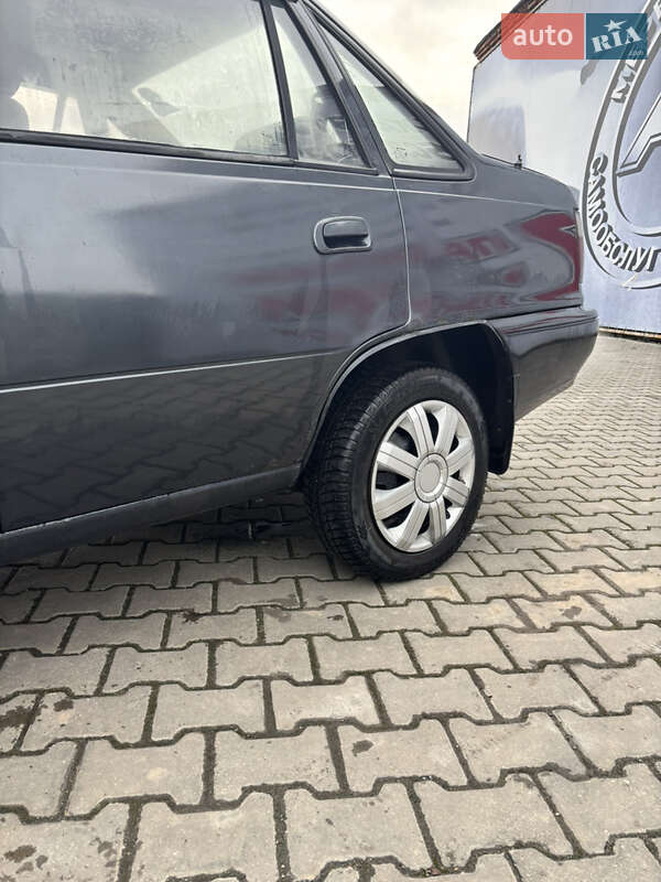 Седан Daewoo Nexia 2003 в Хмельницком