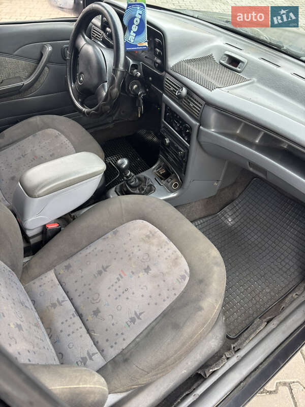 Седан Daewoo Nexia 2003 в Хмельницком