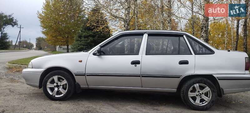 Седан Daewoo Nexia 2004 в Дніпрі