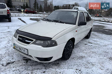 Седан Daewoo Nexia 2010 в Києві