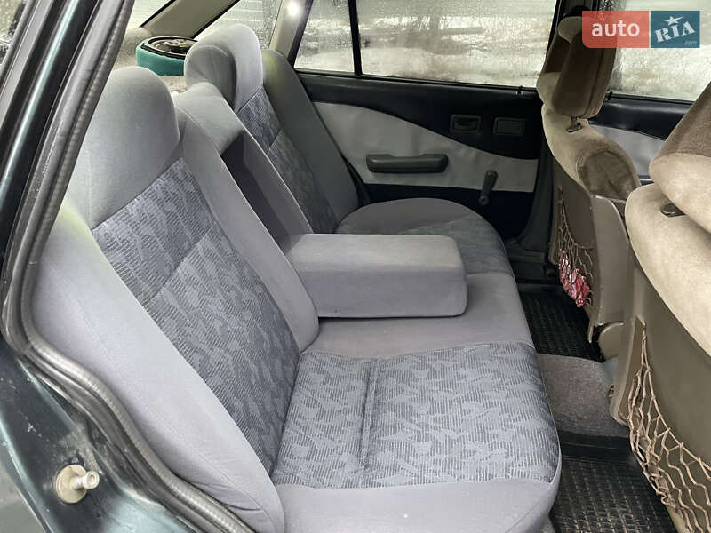 Седан Daewoo Nexia 1995 в Харькове