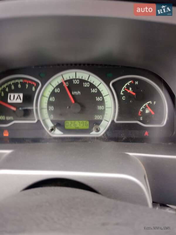 Седан Daewoo Nexia 2008 в Синельниковому