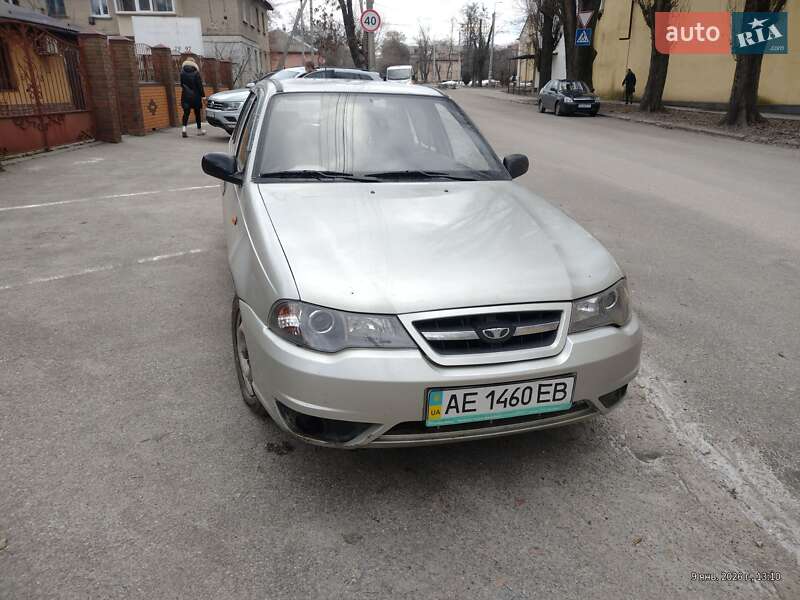 Седан Daewoo Nexia 2008 в Синельниковому