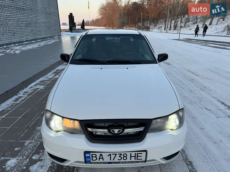Седан Daewoo Nexia 2008 в Кременчуге