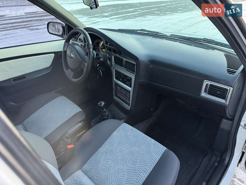 Седан Daewoo Nexia 2008 в Кременчуге