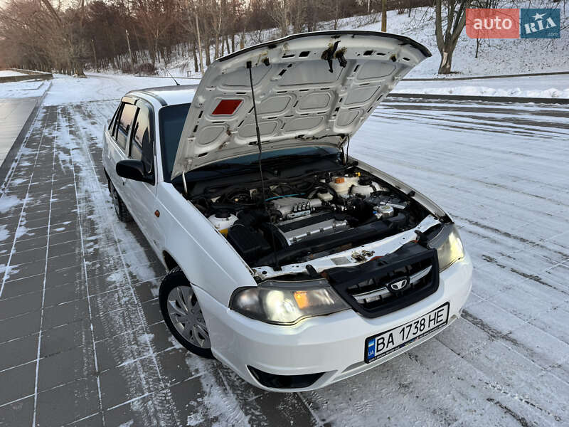 Седан Daewoo Nexia 2008 в Кременчуге