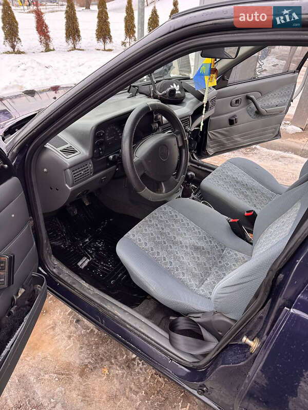 Седан Daewoo Nexia 2007 в Львові