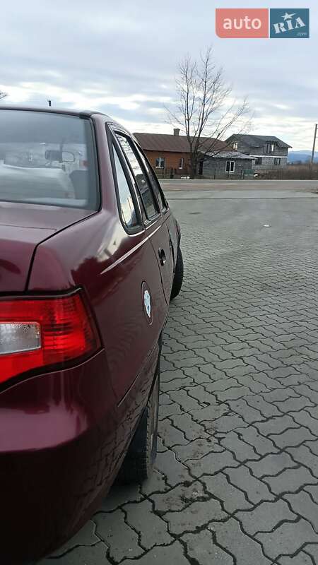 Седан Daewoo Nexia 2008 в Болехове