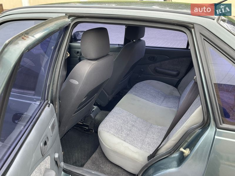 Седан Daewoo Nexia 2005 в Бродах