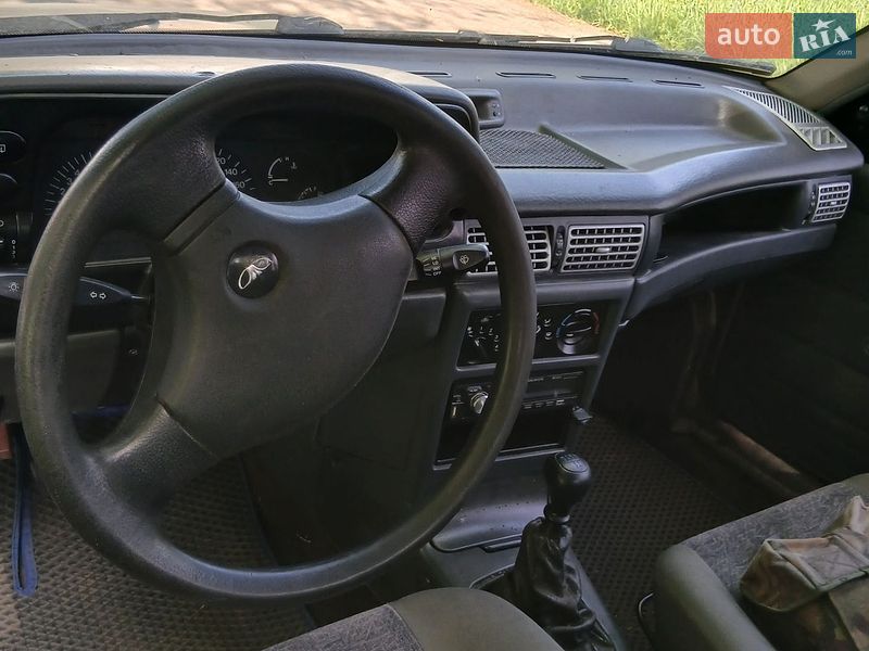 Седан Daewoo Nexia 2005 в Новгород-Северском