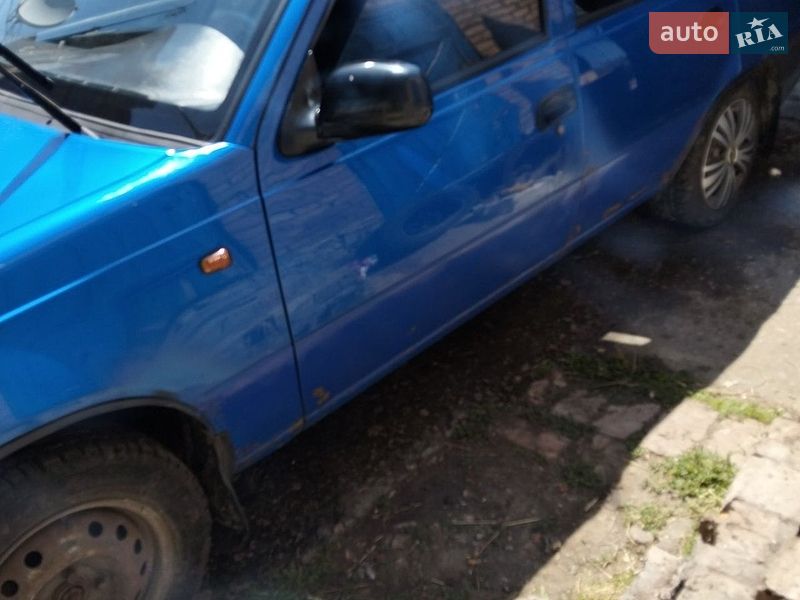 Седан Daewoo Nexia 2012 в Марганце