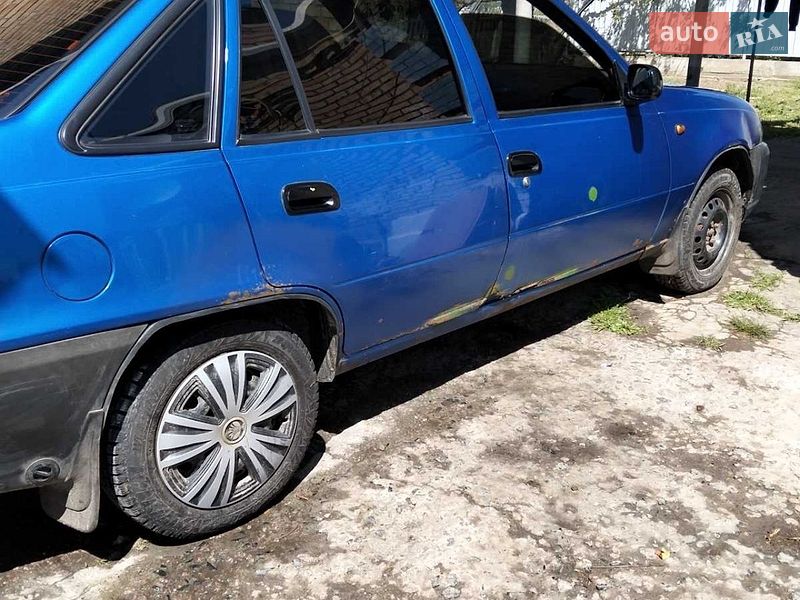 Седан Daewoo Nexia 2012 в Марганце