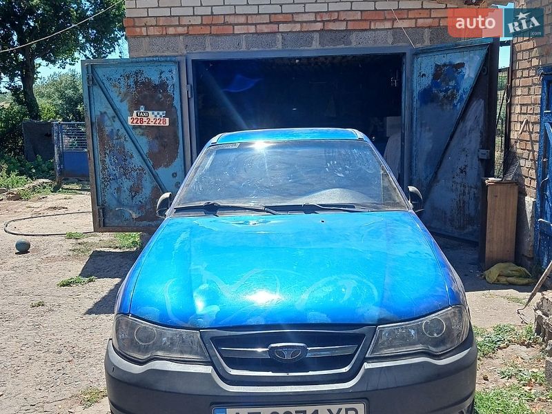 Седан Daewoo Nexia 2012 в Марганце