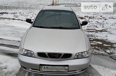 Седан Daewoo Nubira 1998 в Киеве