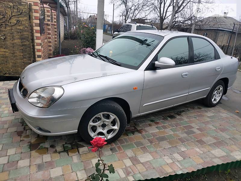 Седан Daewoo Nubira 2003 в Подольске