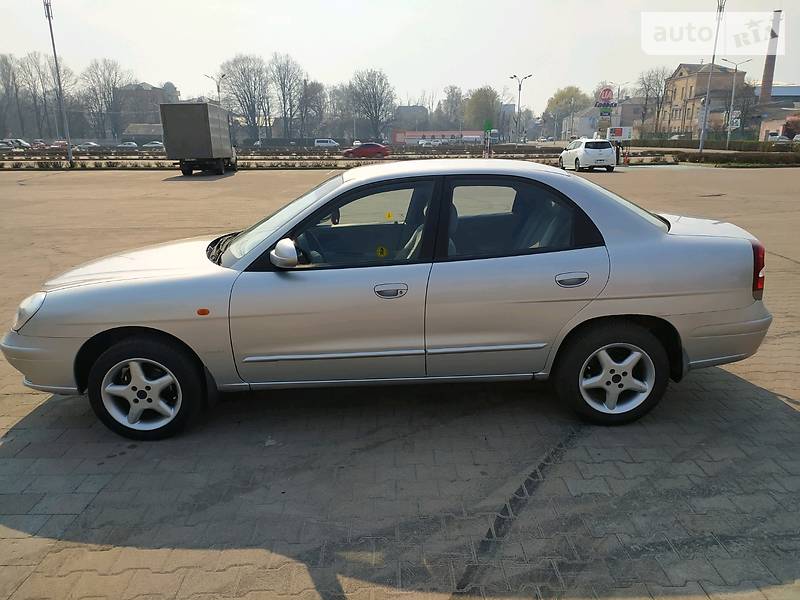 Седан Daewoo Nubira 2002 в Житомирі