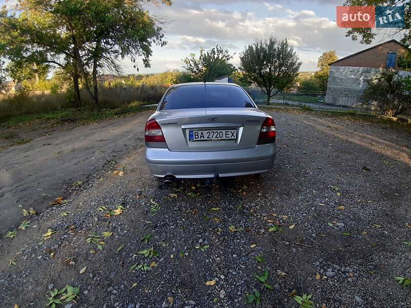 Седан Daewoo Nubira 2003 в Новгородке