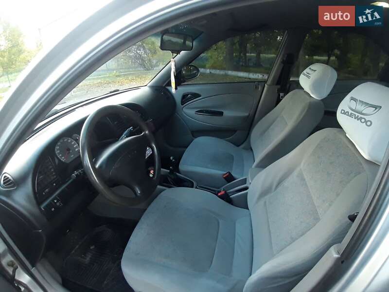 Седан Daewoo Nubira 2003 в Новгородке