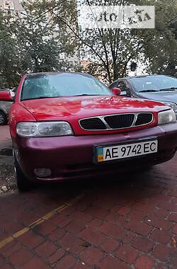 Седан Daewoo Nubira 1998 в Киеве