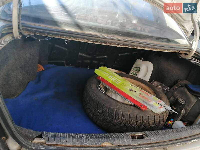 Седан Daewoo Nubira 1998 в Каменском