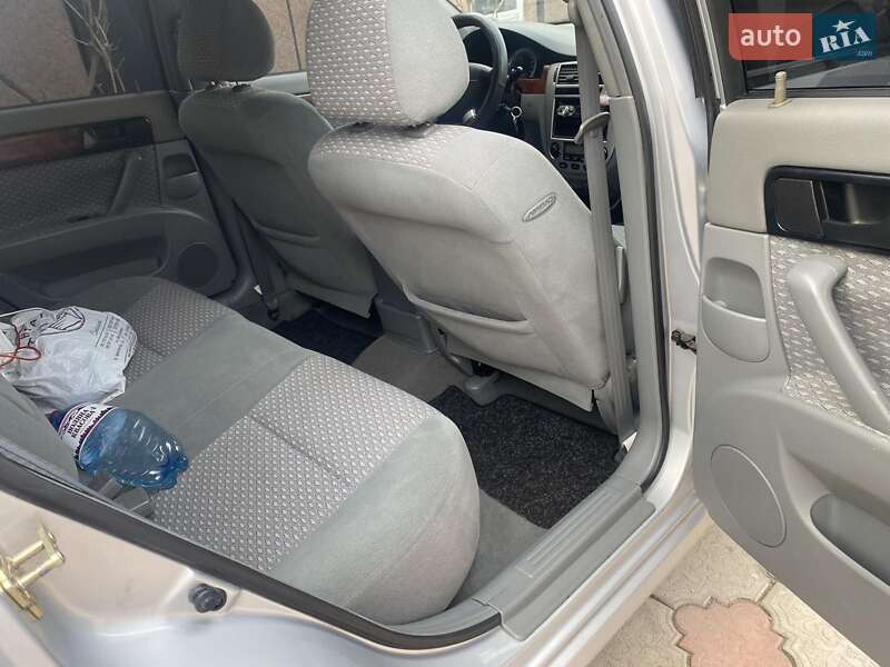 Седан Daewoo Nubira 2004 в Запоріжжі