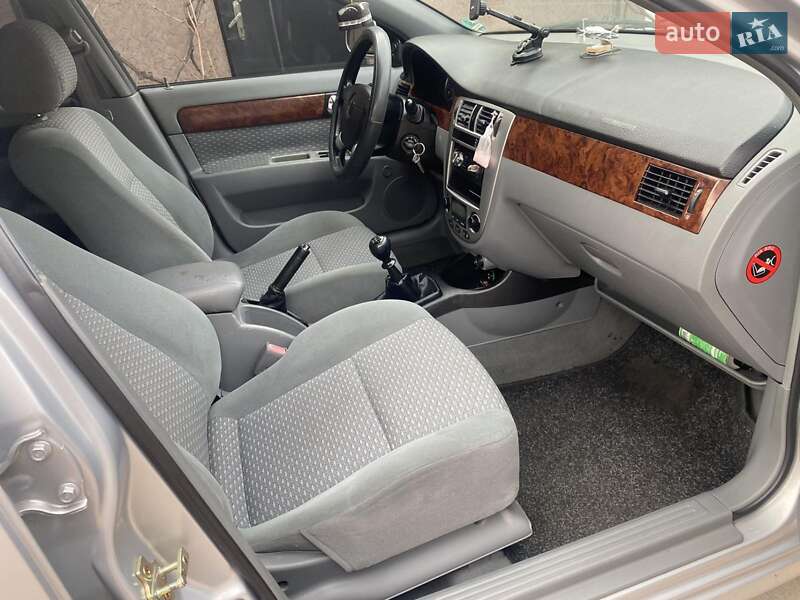 Седан Daewoo Nubira 2004 в Запоріжжі