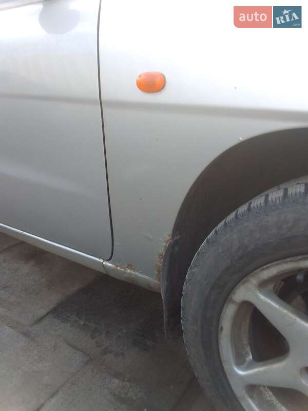 Седан Daewoo Nubira 1998 в Кегичевке