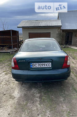 Седан Daewoo Nubira 1998 в Самборе