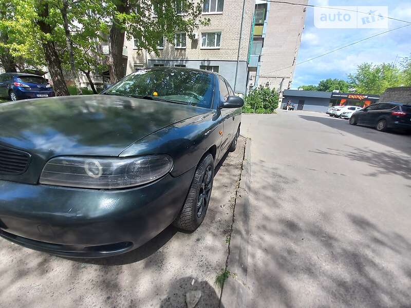 Седан Daewoo Nubira 1998 в Дніпрі