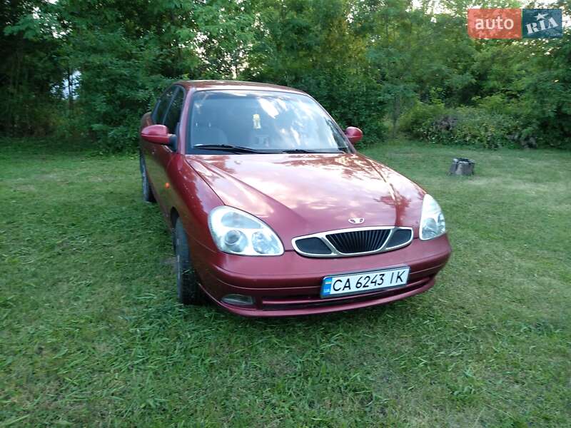 Седан Daewoo Nubira 2003 в Лисянці